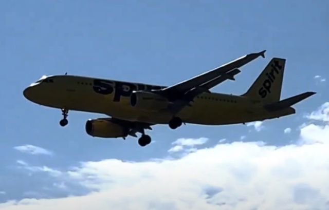 Airbus A320 (N703NK) - Airbus A-320 Landing at Myrtle Beach Int. Airport (KMYR)br /Photo Credit: AVNATION999