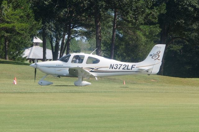 Cirrus SR-22 (N372LF)