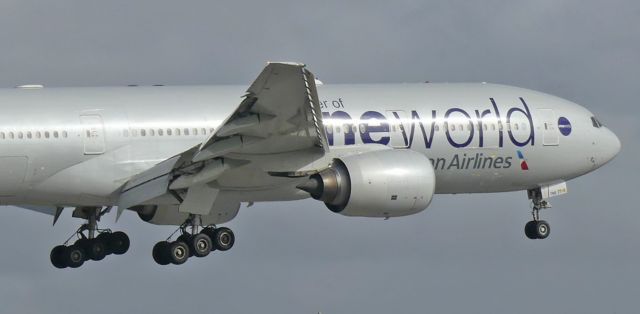 Boeing 777-200 (N796AN)