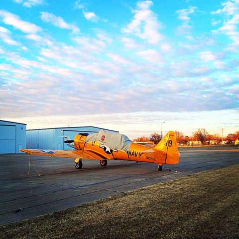 North American T-6 Texan (N11HP)