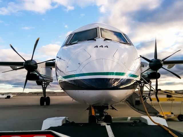 de Havilland Dash 8-400 (N444QX) - Horizon Air Flight 2538 going to Portland out of Spot 3 in Boise.  View from the Lektro. 