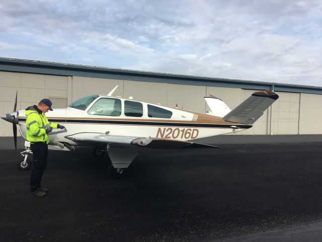 Beechcraft 35 Bonanza (N2016D)