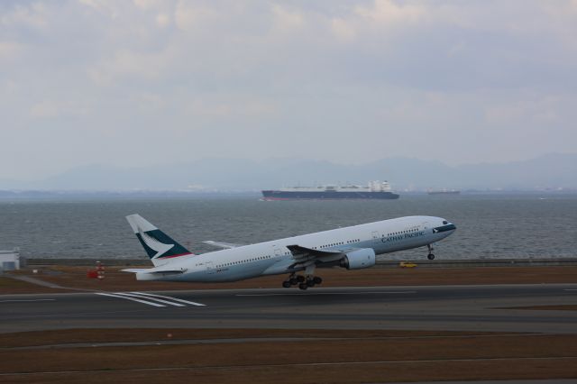 Boeing 777-200 (B-HNL)