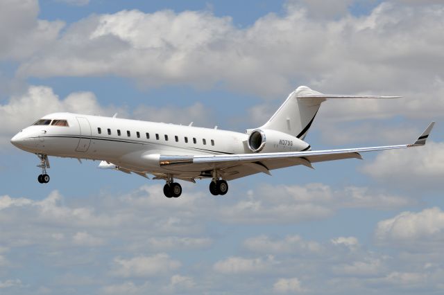 Bombardier Global Express (N379G)