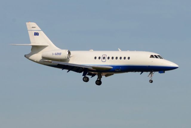 Dassault Falcon 2000 (I-ARIF)