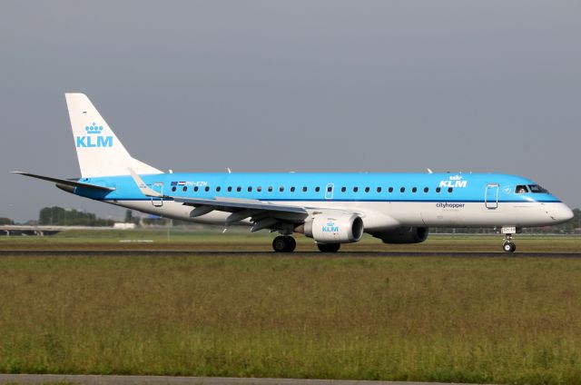 Embraer ERJ-190 (PH-EZH)