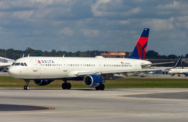 Airbus A321 (N350DN)