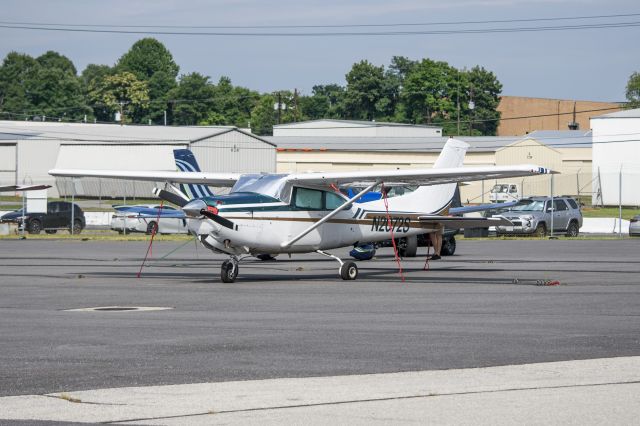 Cessna Skyhawk (N2027S)