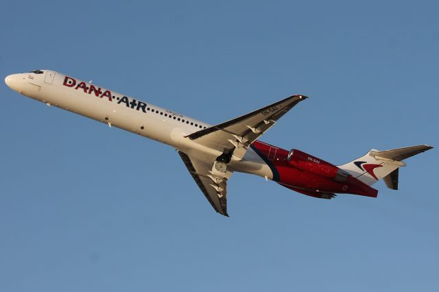 McDonnell Douglas MD-82 (5N-SAI)