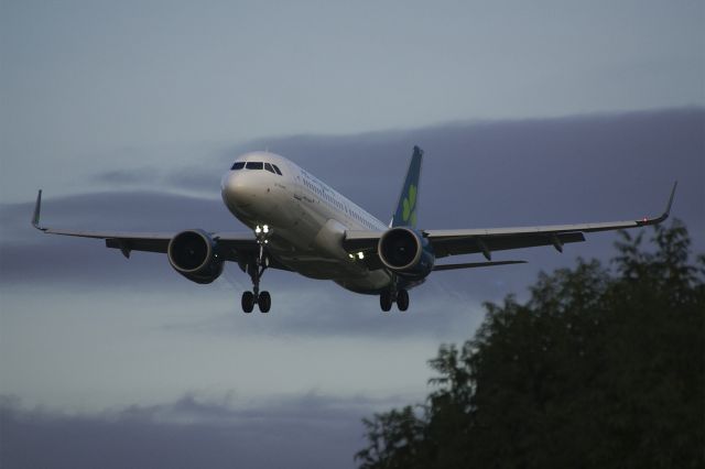 Airbus A320 (EI-NSA) - Airbus A320-251N, Aer Lingus, EI-NSA, 13.Oct.2022, EGLL London Heathrow, Myrtle Ave