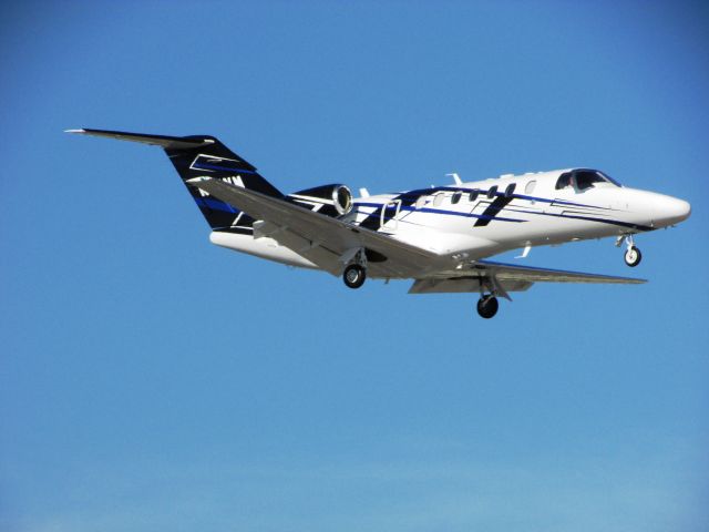 Cessna Citation CJ3 (N80VM) - Landing RWY 20R