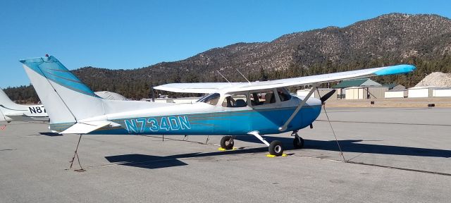 Cessna Skyhawk (N734DN)