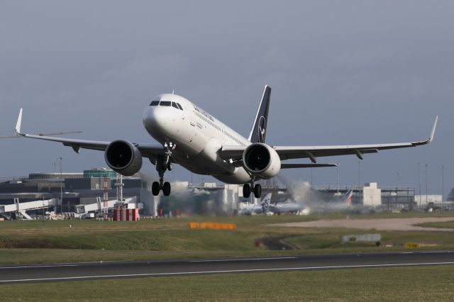 Airbus A320neo (D-AINN) - LH941 departing to Frankfurt