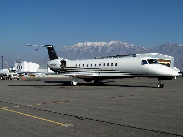 Embraer ERJ-135 (N910FL)