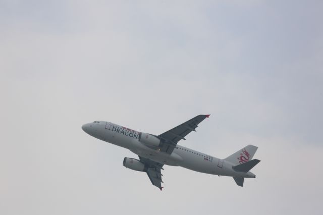 Airbus A320 (B-HSN)
