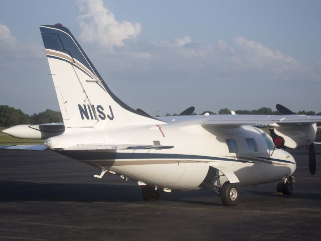 Mitsubishi MU-2 (N11SJ) - A fast aircraft.