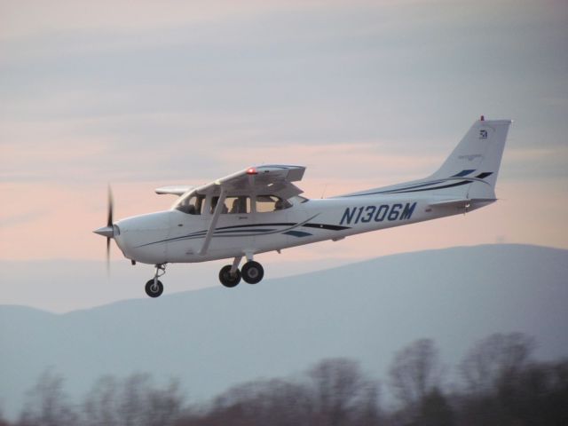 Cessna Skyhawk (N1306M)