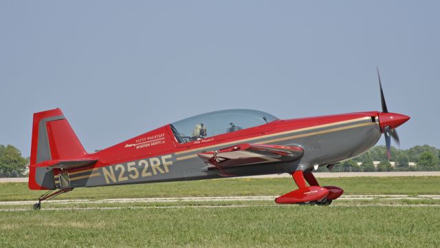 EXTRA EA-300 (N252RF) - Airventure 2019