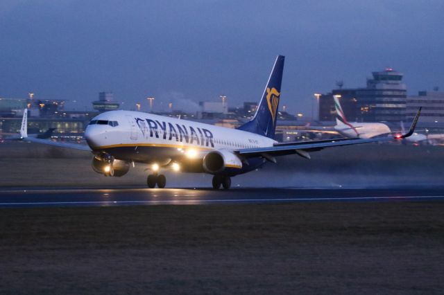 Boeing 737-800 (EI-EFI) - RYR3238 with an early departure to Brussels Charleroi 