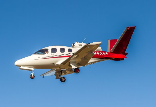 Cirrus Vision SF50 (N945AA) -  Very rare visitor to YYZ, first time I’ve ever seen one!