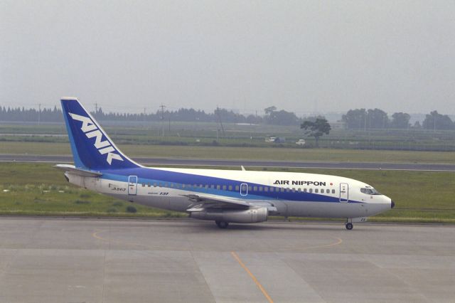 Boeing 737-200 (JA8413) - Taxing at Kagoshima Intl Airport on 1988/06/18