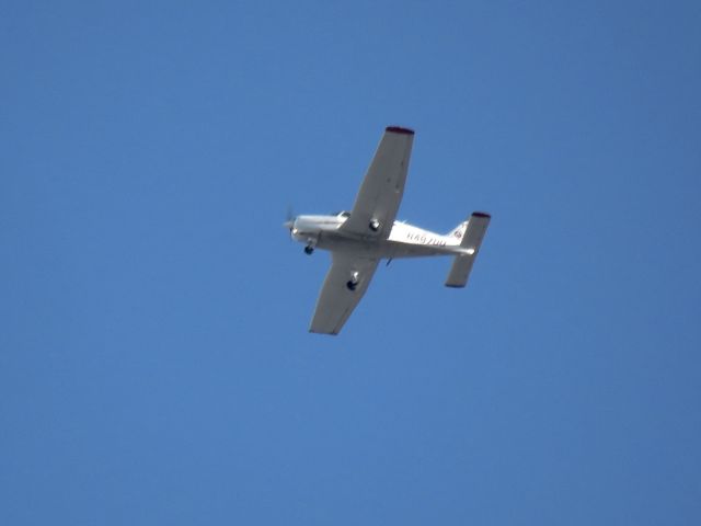 Piper Cherokee (N487OU)
