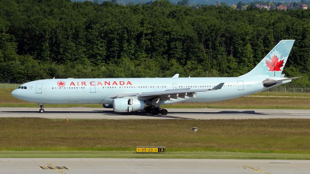 Airbus A330-300 (C-GFUR)