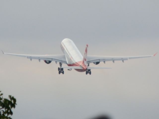 Airbus A330-200 (D-ALPI) - Rotating to Berlin Tegel