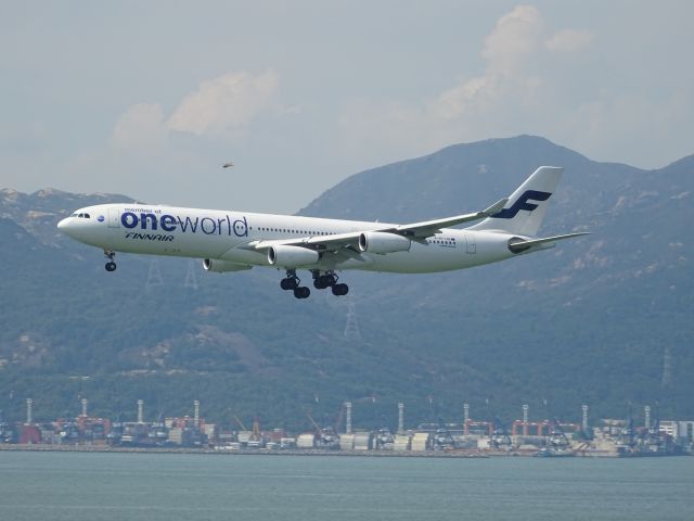 Airbus A340-300 (OH-LQE)