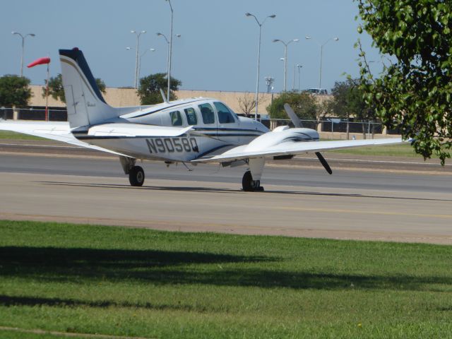 Beechcraft Baron (58) (N9058Q)