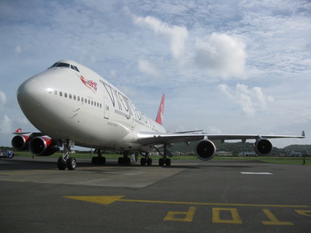 Boeing 747-400 (G-VAST)