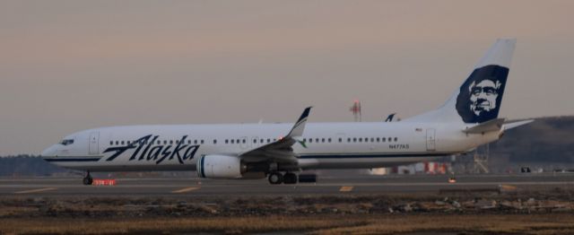 Boeing 737-700 (N477AS)