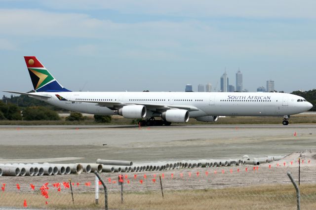 Airbus A340-600 (ZS-SNF)