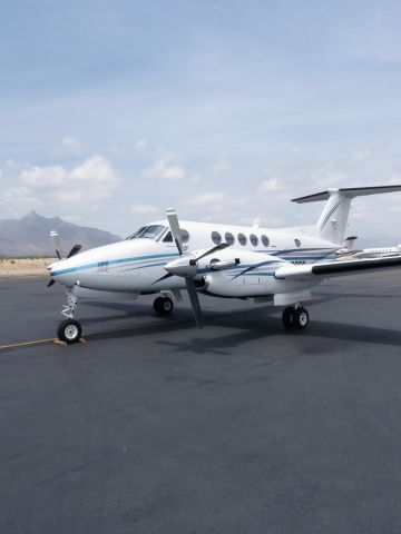 Beechcraft Super King Air 200 (N85FC) - In Cabo San Lucas