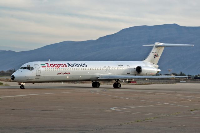 McDonnell Douglas MD-82 (EP-ZAM)