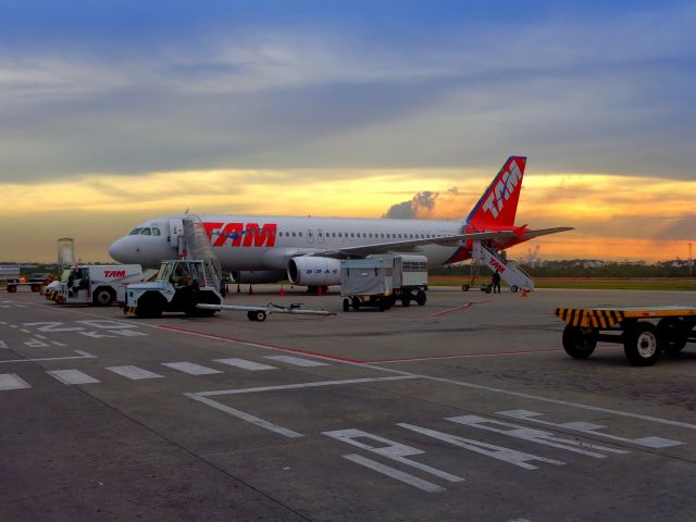 Airbus A320 (PR-MBS)