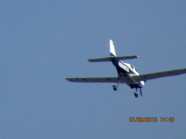 Cessna Skyhawk (N566CS)