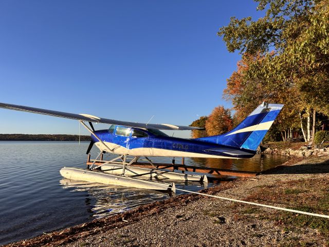 Cessna Skylane (C-FRLG)