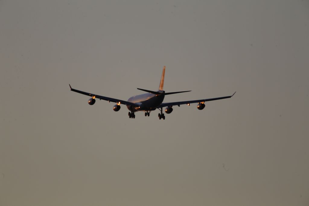 Airbus A340-300 (HB-JMJ)