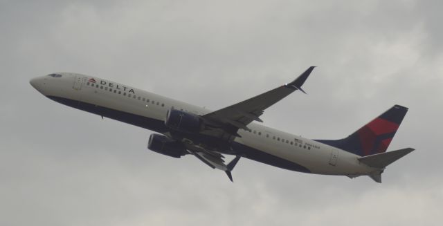 Boeing 737-900 (N865DN)