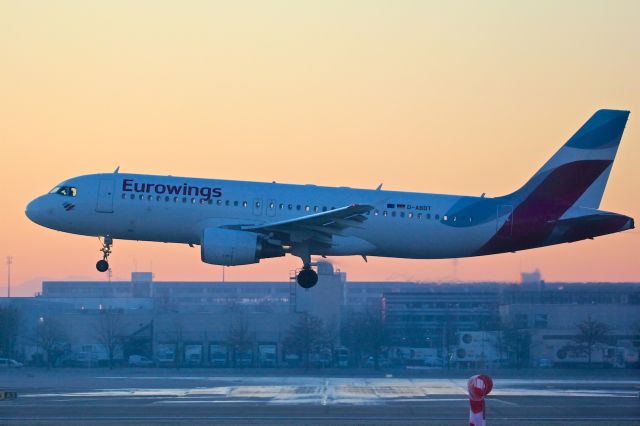 Airbus A320 (D-ABDT)