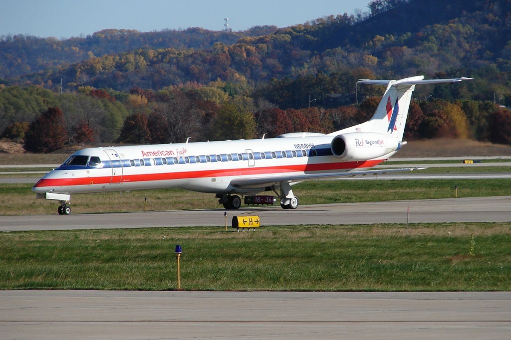 Embraer ERJ-145 (N668HH)