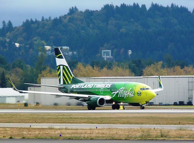 Boeing 737-700 (N607AS) - Go Timbers!