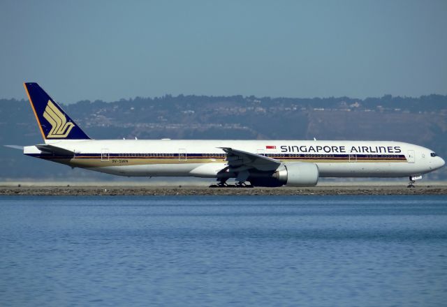 BOEING 777-300ER (9V-SWN)