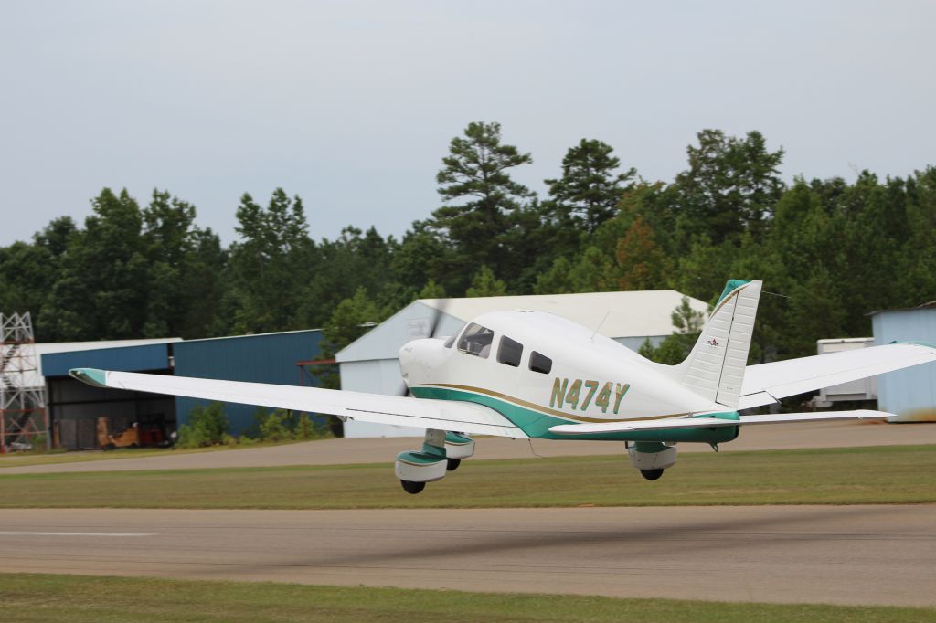 Piper Cherokee (N474Y) - Piper is wheels up from 5NC3 on 8-23-15 after crew has some cue!