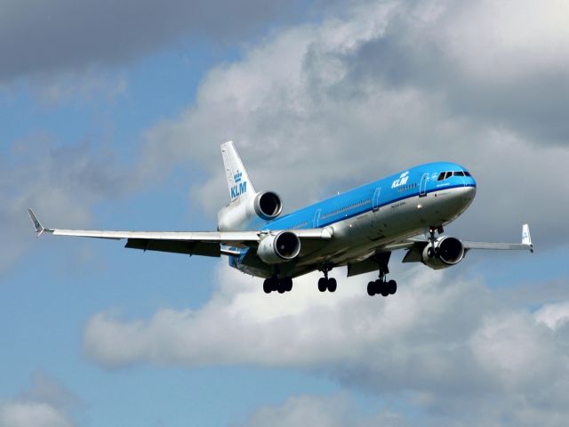 Boeing MD-11 (PK-HCB)