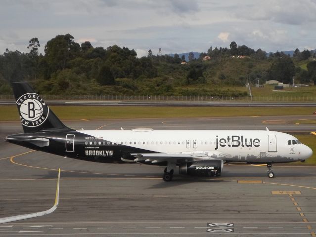 Airbus A320 (N633JB)