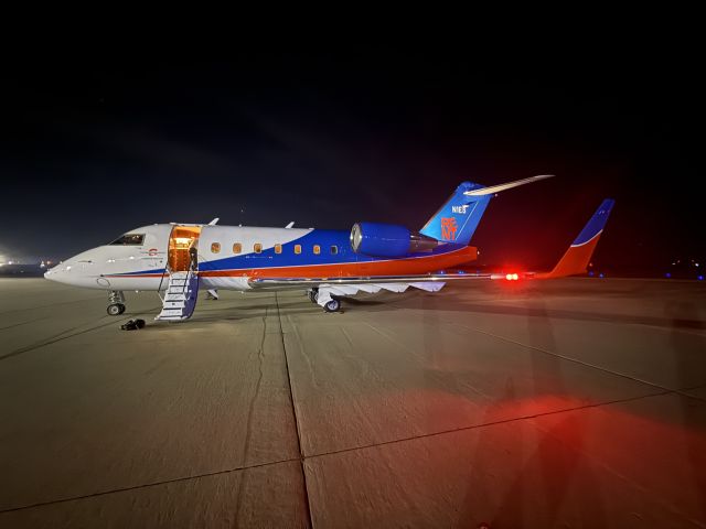 Canadair Challenger (N1ES)