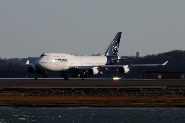 Boeing 747-400 (D-ABVM)