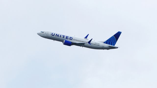Boeing 737 MAX 8 (N27273)